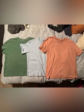 3 old navy tshirt bundle